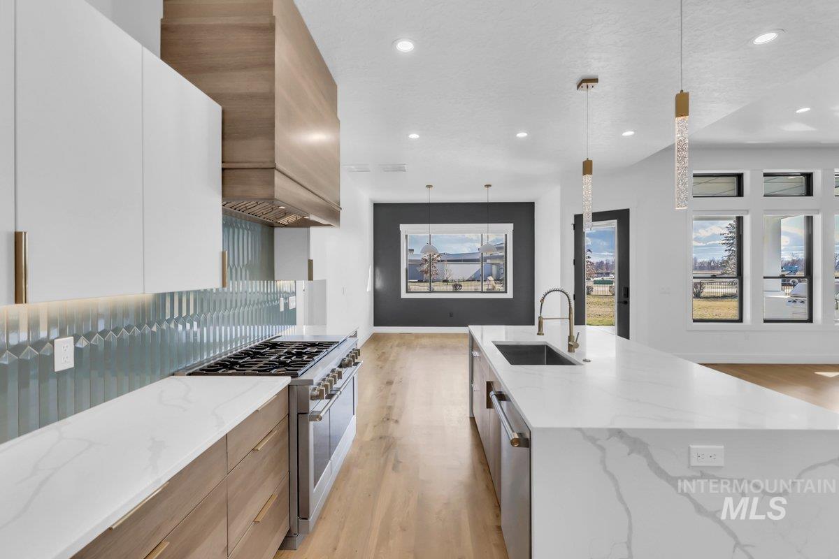 21460 Jackson Creek Ct, Star, Idaho 83669, 4 Bedrooms, 3 Bathrooms, Residential For Sale, Price $1,395,000,MLS 98974601