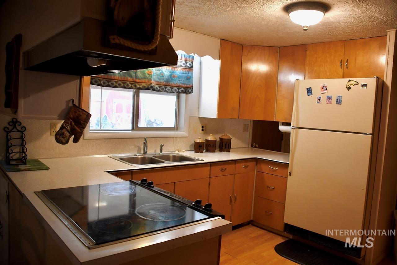 405 14th Street, Rupert, Idaho 83350, 3 Bedrooms, 1.5 Bathrooms, Residential For Sale, Price $297,000, 98974602