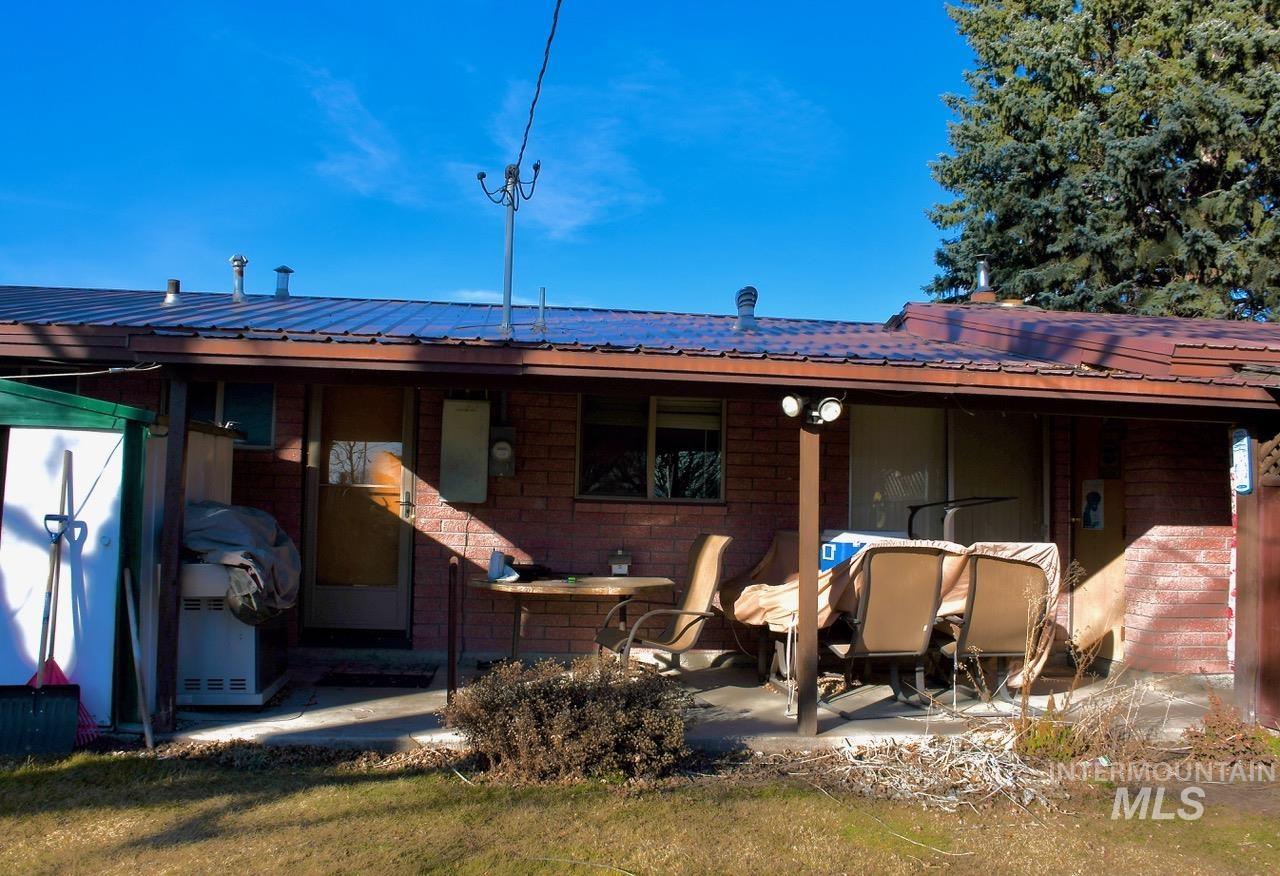 405 14th Street, Rupert, Idaho 83350, 3 Bedrooms, 1.5 Bathrooms, Residential For Sale, Price $297,000, 98974602