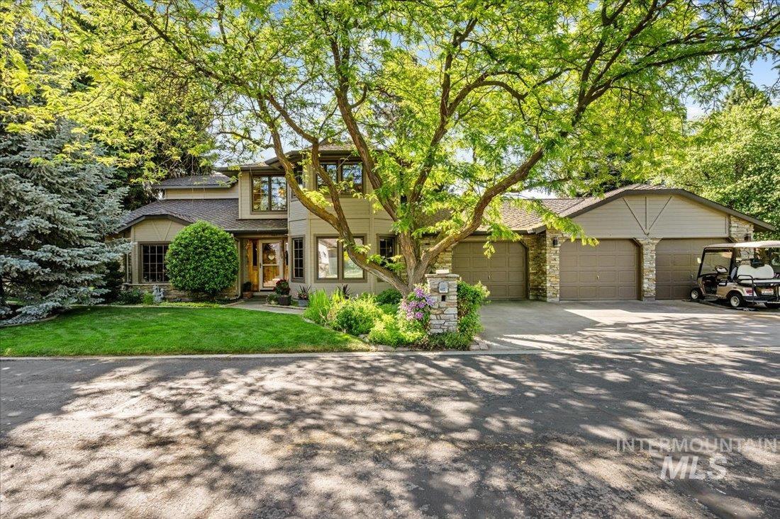 704 N Nicklaus Ln, Eagle, Idaho 83616-5358, 4 Bedrooms, 2.5 Bathrooms, Residential For Sale, Price $725,000,MLS 98974603