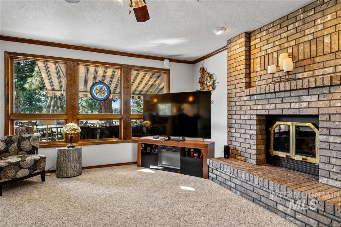 704 N Nicklaus Ln, Eagle, Idaho 83616-5358, 4 Bedrooms, 2.5 Bathrooms, Residential For Sale, Price $725,000,MLS 98974603