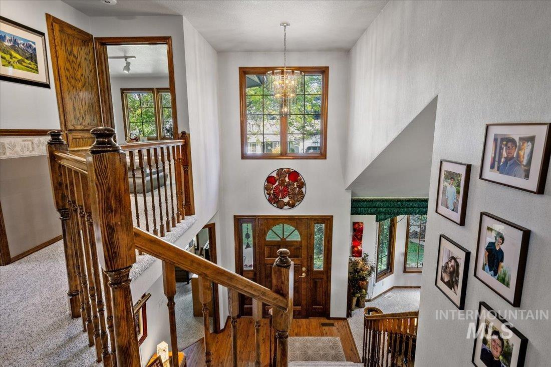 704 N Nicklaus Ln, Eagle, Idaho 83616-5358, 4 Bedrooms, 2.5 Bathrooms, Residential For Sale, Price $725,000,MLS 98974603