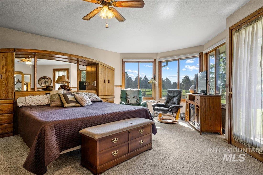 704 N Nicklaus Ln, Eagle, Idaho 83616-5358, 4 Bedrooms, 2.5 Bathrooms, Residential For Sale, Price $725,000,MLS 98974603