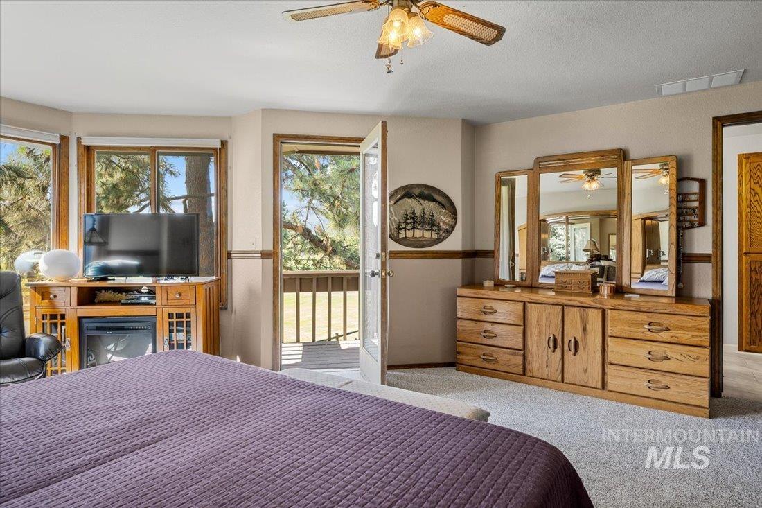 704 N Nicklaus Ln, Eagle, Idaho 83616-5358, 4 Bedrooms, 2.5 Bathrooms, Residential For Sale, Price $725,000,MLS 98974603