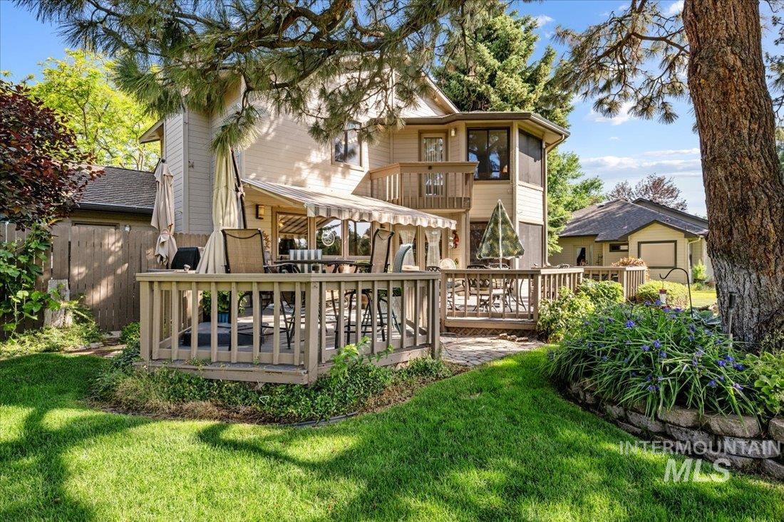 704 N Nicklaus Ln, Eagle, Idaho 83616-5358, 4 Bedrooms, 2.5 Bathrooms, Residential For Sale, Price $725,000,MLS 98974603