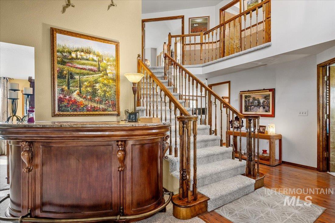 704 N Nicklaus Ln, Eagle, Idaho 83616-5358, 4 Bedrooms, 2.5 Bathrooms, Residential For Sale, Price $725,000,MLS 98974603