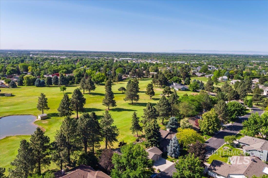 704 N Nicklaus Ln, Eagle, Idaho 83616-5358, 4 Bedrooms, 2.5 Bathrooms, Residential For Sale, Price $725,000,MLS 98974603