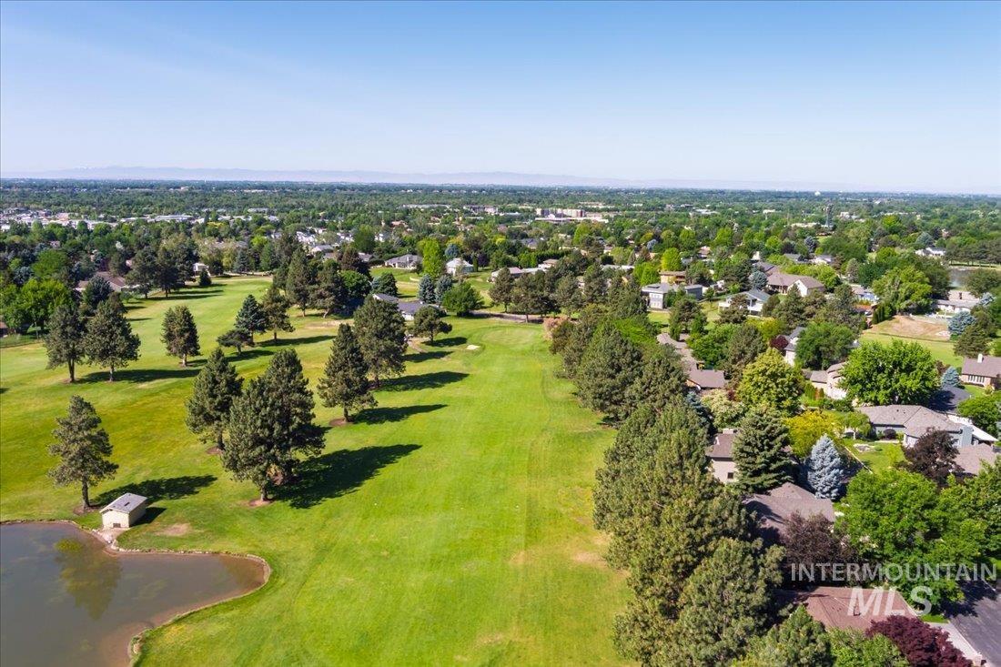 704 N Nicklaus Ln, Eagle, Idaho 83616-5358, 4 Bedrooms, 2.5 Bathrooms, Residential For Sale, Price $725,000,MLS 98974603