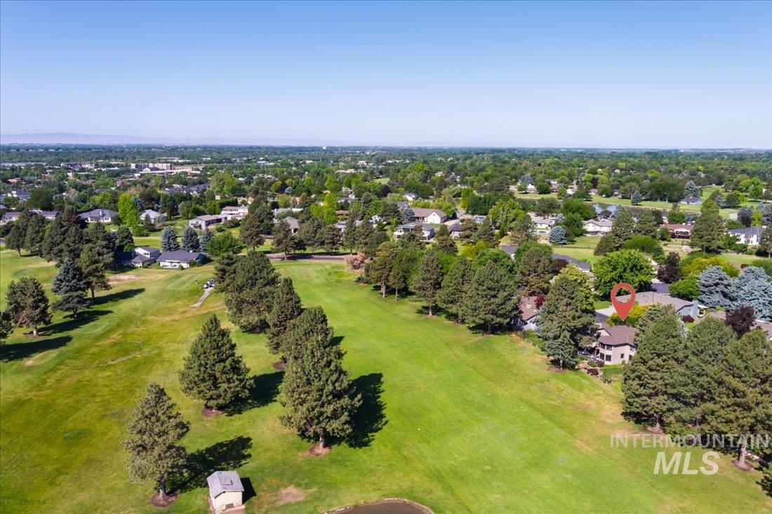 704 N Nicklaus Ln, Eagle, Idaho 83616-5358, 4 Bedrooms, 2.5 Bathrooms, Residential For Sale, Price $725,000,MLS 98974603