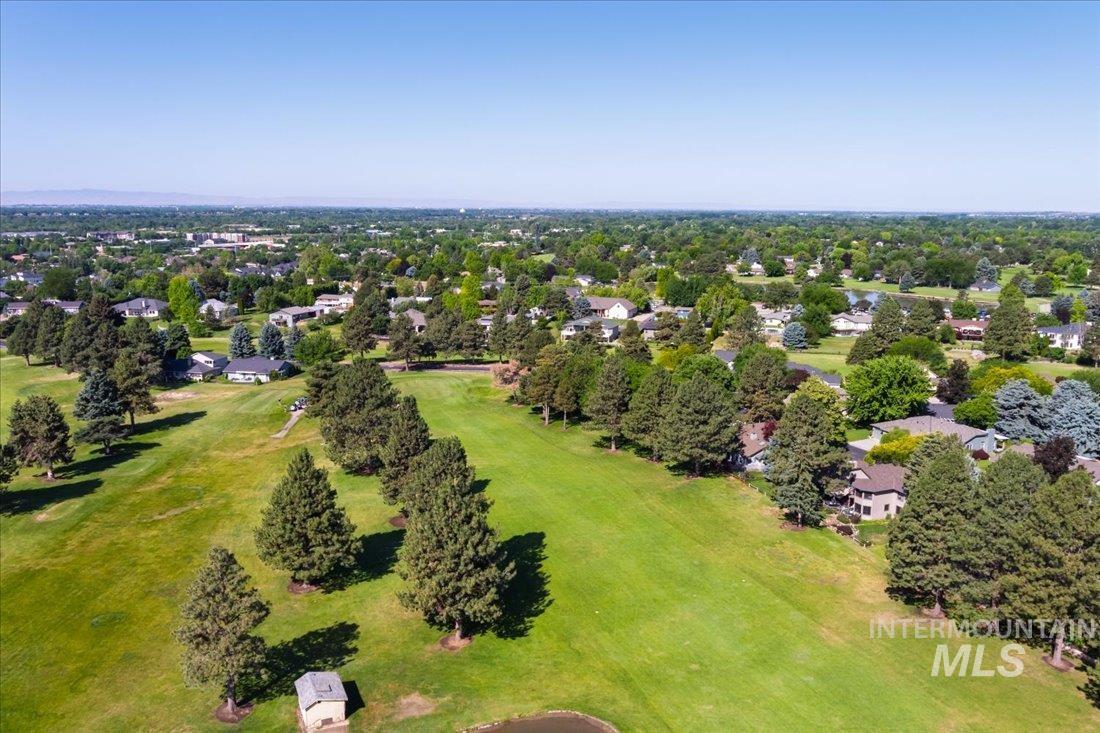 704 N Nicklaus Ln, Eagle, Idaho 83616-5358, 4 Bedrooms, 2.5 Bathrooms, Residential For Sale, Price $725,000,MLS 98974603