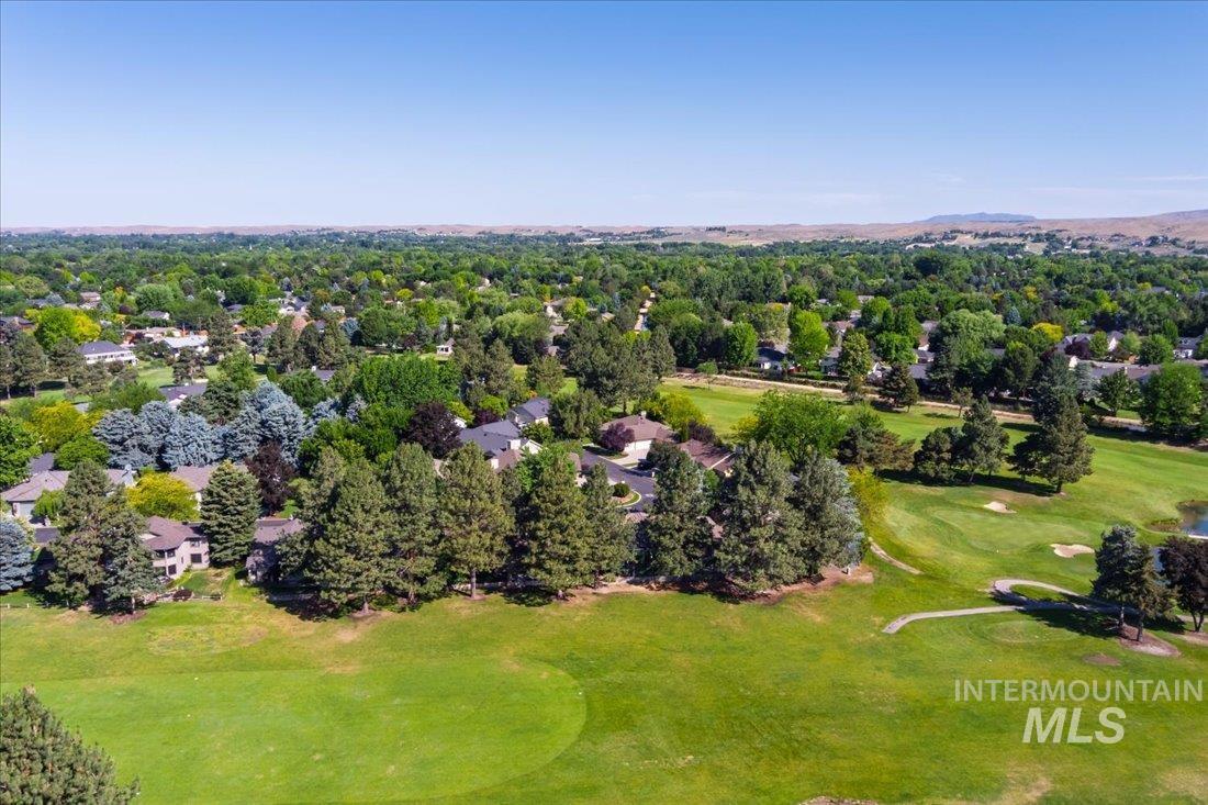 704 N Nicklaus Ln, Eagle, Idaho 83616-5358, 4 Bedrooms, 2.5 Bathrooms, Residential For Sale, Price $725,000,MLS 98974603