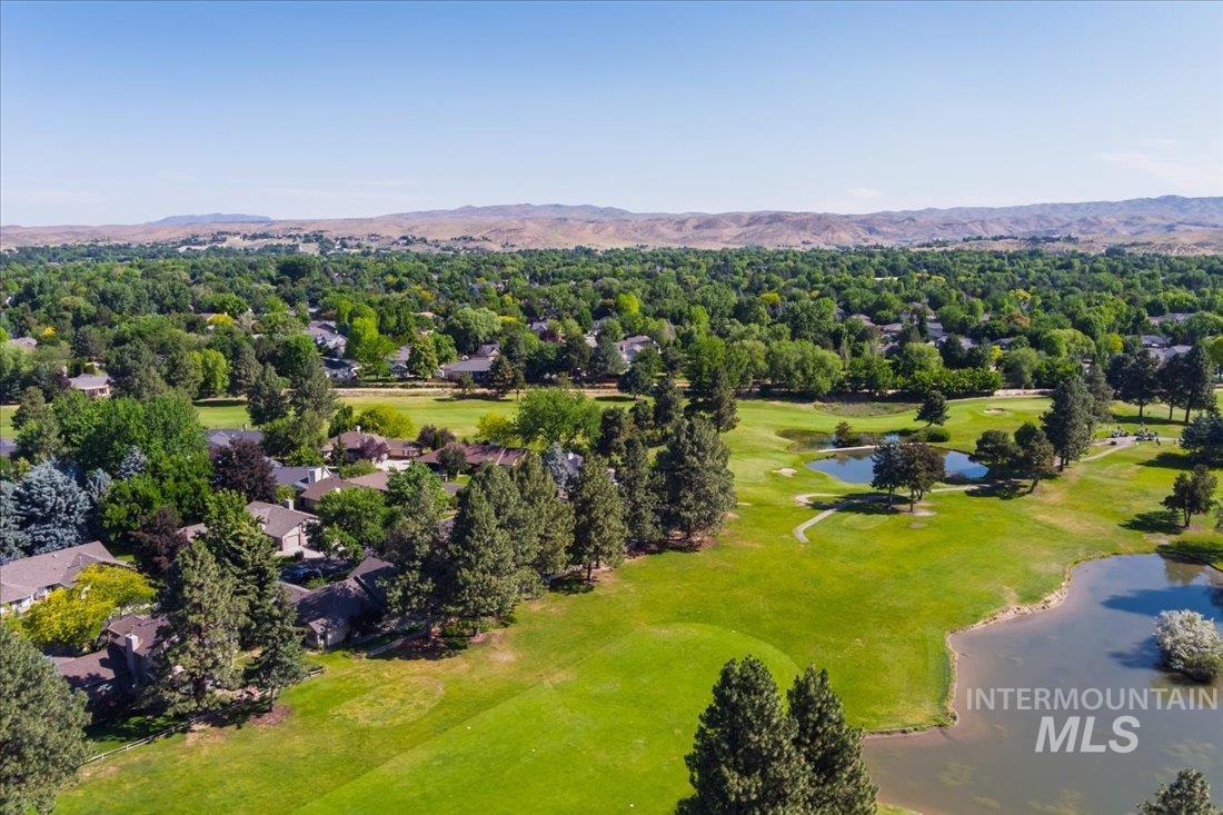 704 N Nicklaus Ln, Eagle, Idaho 83616-5358, 4 Bedrooms, 2.5 Bathrooms, Residential For Sale, Price $725,000,MLS 98974603