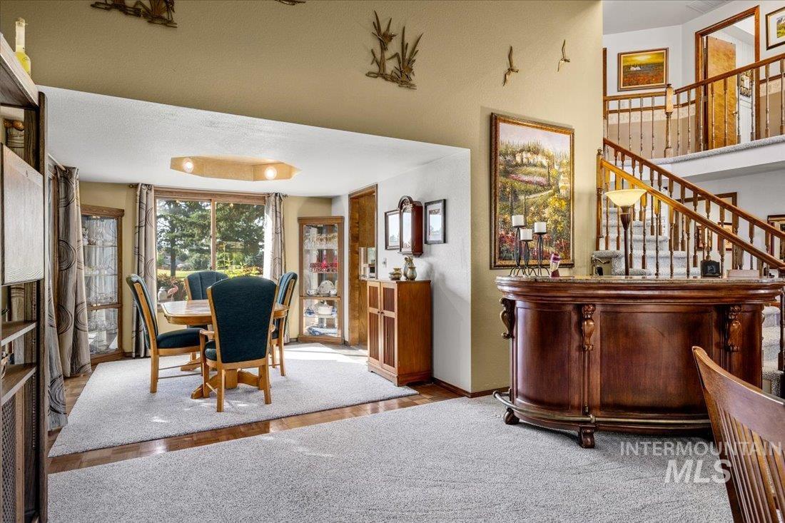 704 N Nicklaus Ln, Eagle, Idaho 83616-5358, 4 Bedrooms, 2.5 Bathrooms, Residential For Sale, Price $725,000,MLS 98974603