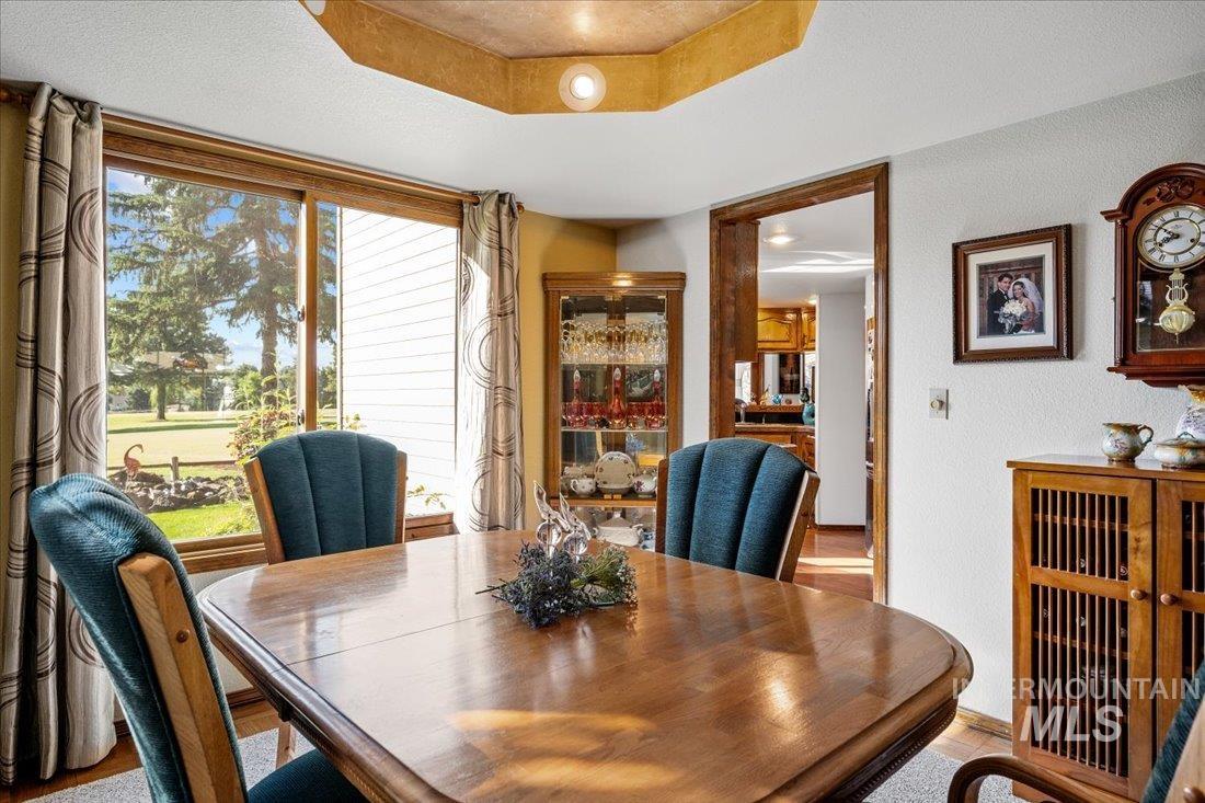 704 N Nicklaus Ln, Eagle, Idaho 83616-5358, 4 Bedrooms, 2.5 Bathrooms, Residential For Sale, Price $725,000,MLS 98974603