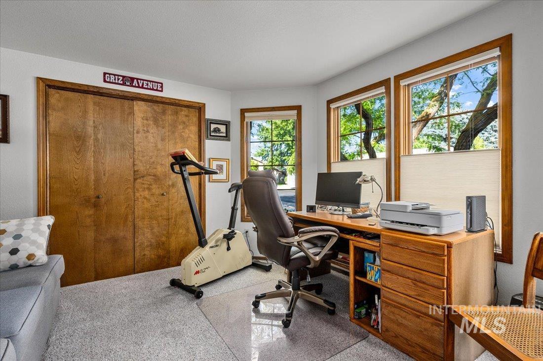 704 N Nicklaus Ln, Eagle, Idaho 83616-5358, 4 Bedrooms, 2.5 Bathrooms, Residential For Sale, Price $725,000,MLS 98974603