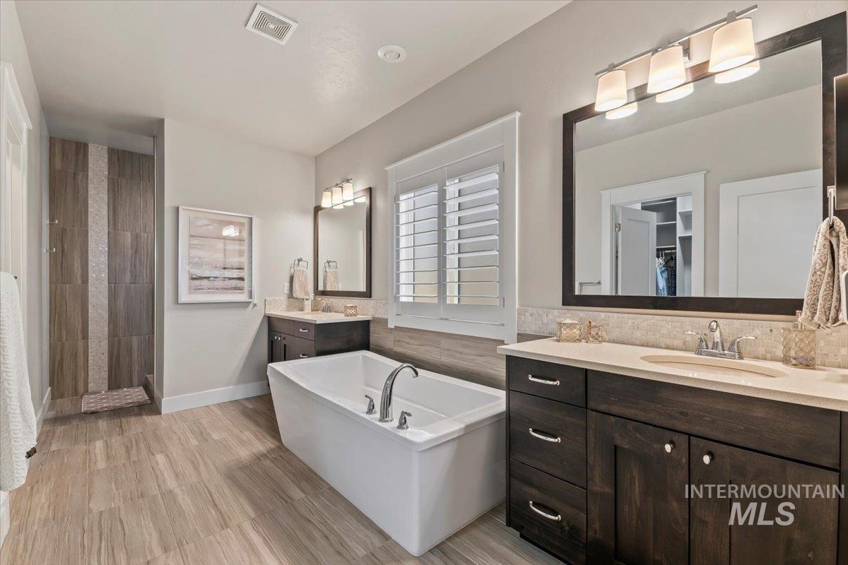 4071 S Twilight Rise Ave, Meridian, Idaho 83642, 5 Bedrooms, 3.5 Bathrooms, Residential For Sale, Price $879,900,MLS 98974606