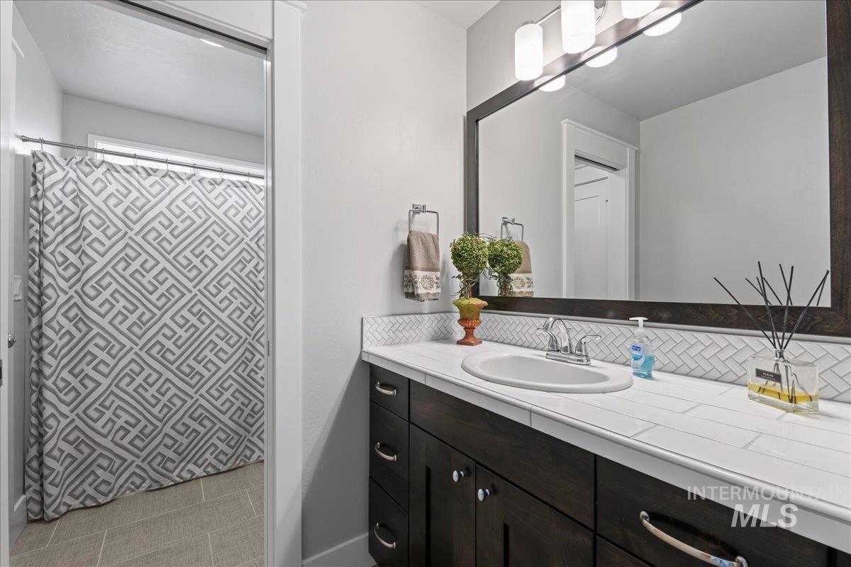 4071 S Twilight Rise Ave, Meridian, Idaho 83642, 5 Bedrooms, 3.5 Bathrooms, Residential For Sale, Price $879,900,MLS 98974606