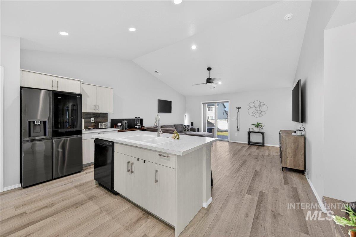 4136 E White Plains St, Nampa, Idaho 83686, 3 Bedrooms, 2 Bathrooms, Residential For Sale, Price $374,900,MLS 98974611