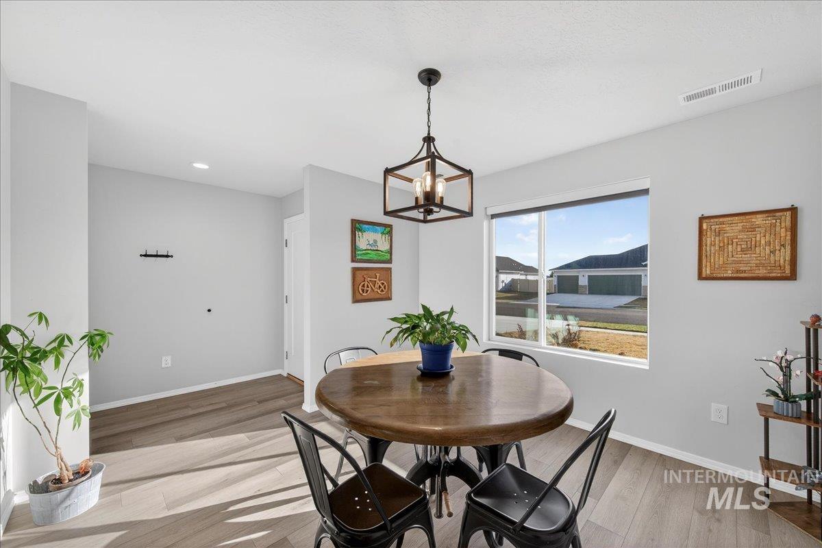 4136 E White Plains St, Nampa, Idaho 83686, 3 Bedrooms, 2 Bathrooms, Residential For Sale, Price $374,900,MLS 98974611