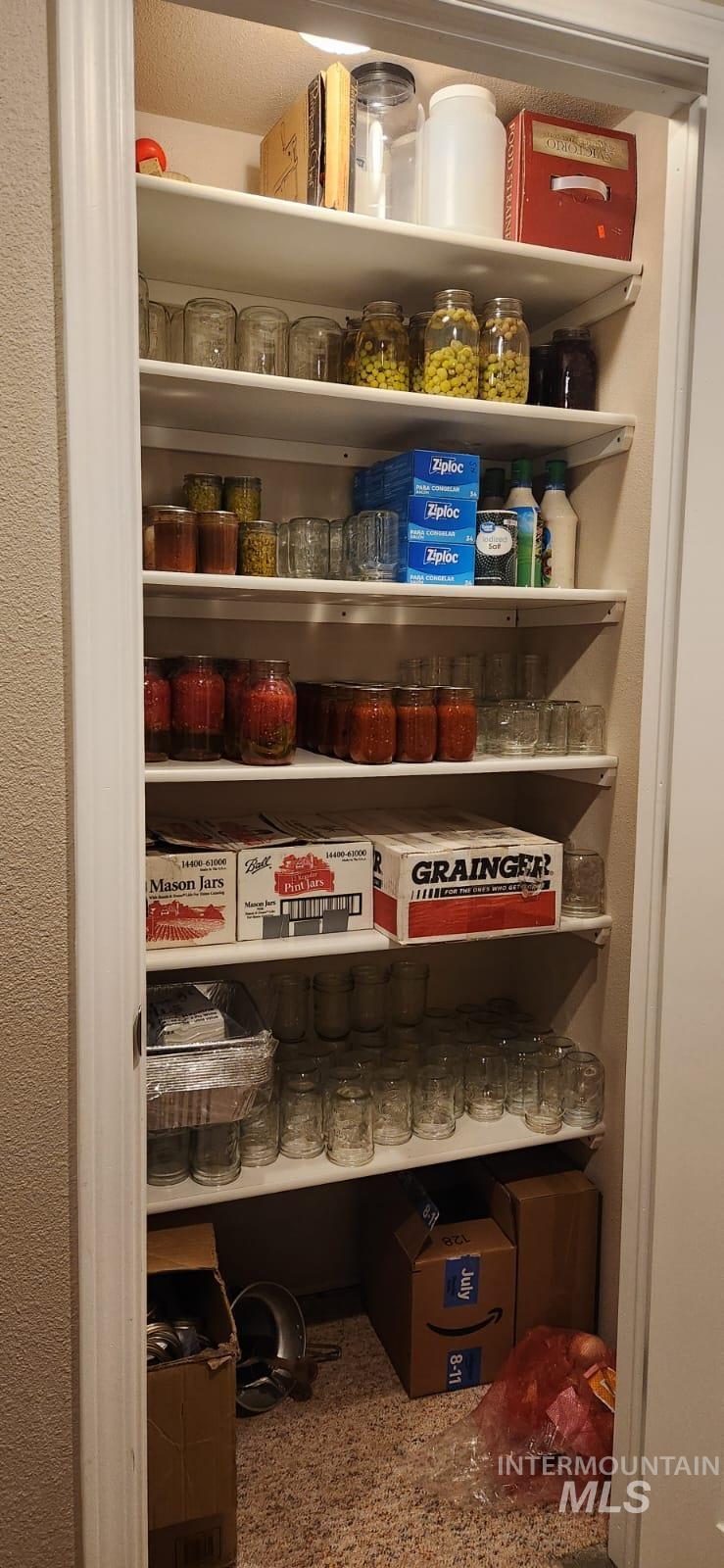 1027 Clear Creek Drive, Buhl, Idaho 83316, 5 Bedrooms, 3.5 Bathrooms, Residential For Sale, Price $750,000,MLS 98974615