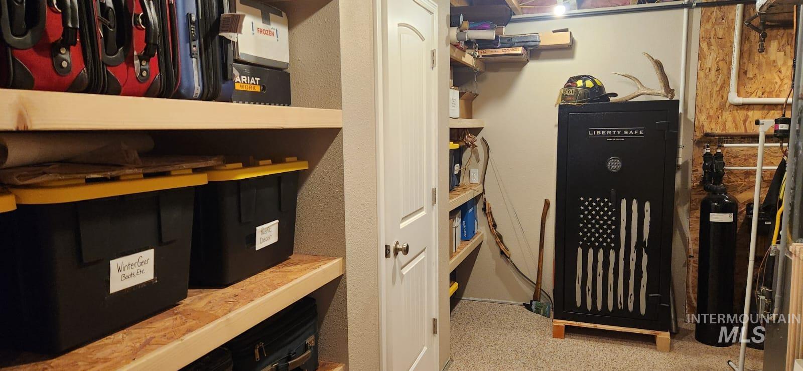 1027 Clear Creek Drive, Buhl, Idaho 83316, 5 Bedrooms, 3.5 Bathrooms, Residential For Sale, Price $750,000,MLS 98974615