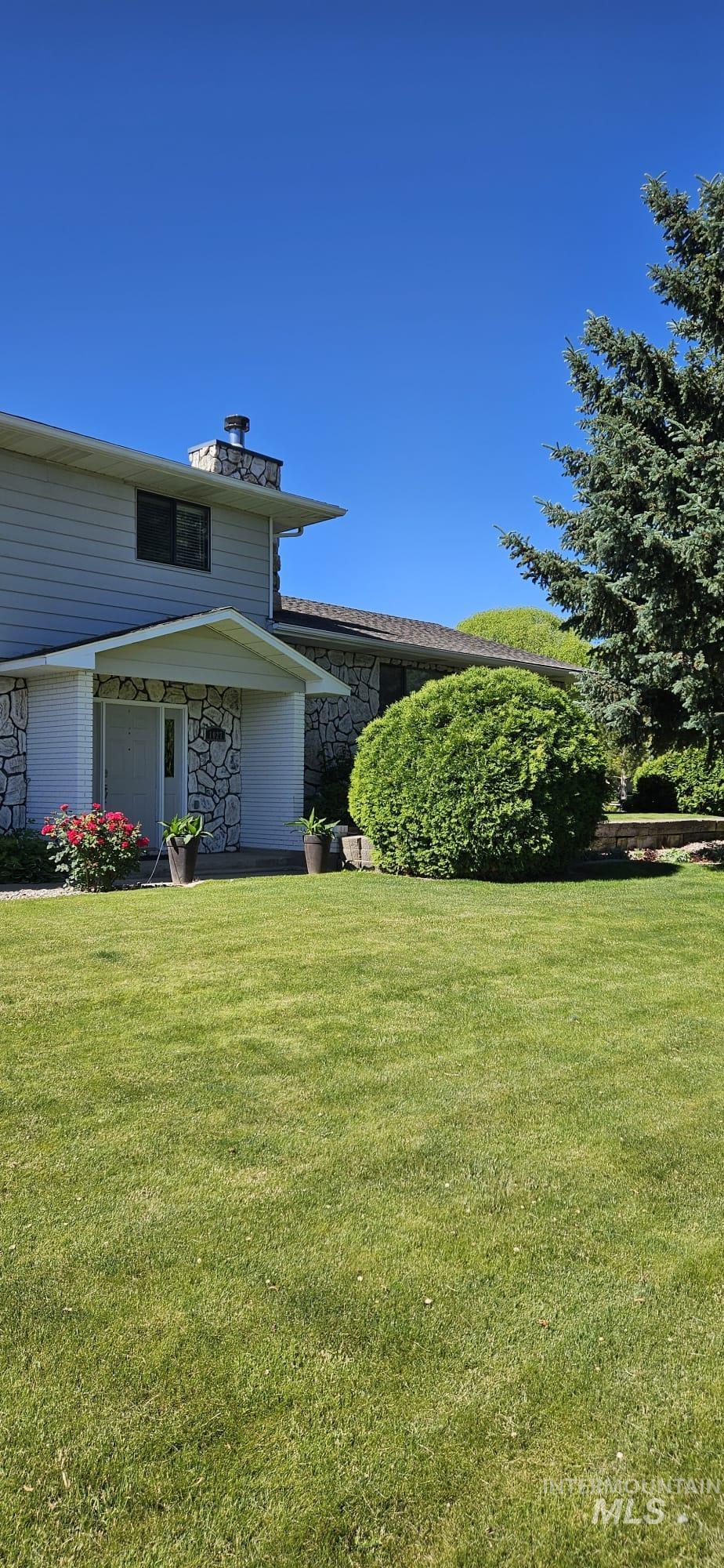 1027 Clear Creek Drive, Buhl, Idaho 83316, 5 Bedrooms, 3.5 Bathrooms, Residential For Sale, Price $729,000,MLS 98974615