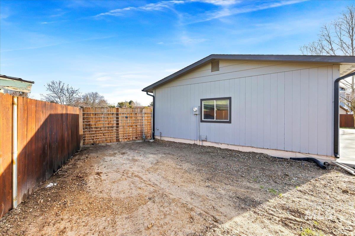 10667 W Cranberry St, Boise, Idaho 83713, 5 Bedrooms, 2 Bathrooms, Residential For Sale, Price $499,000,MLS 98974617