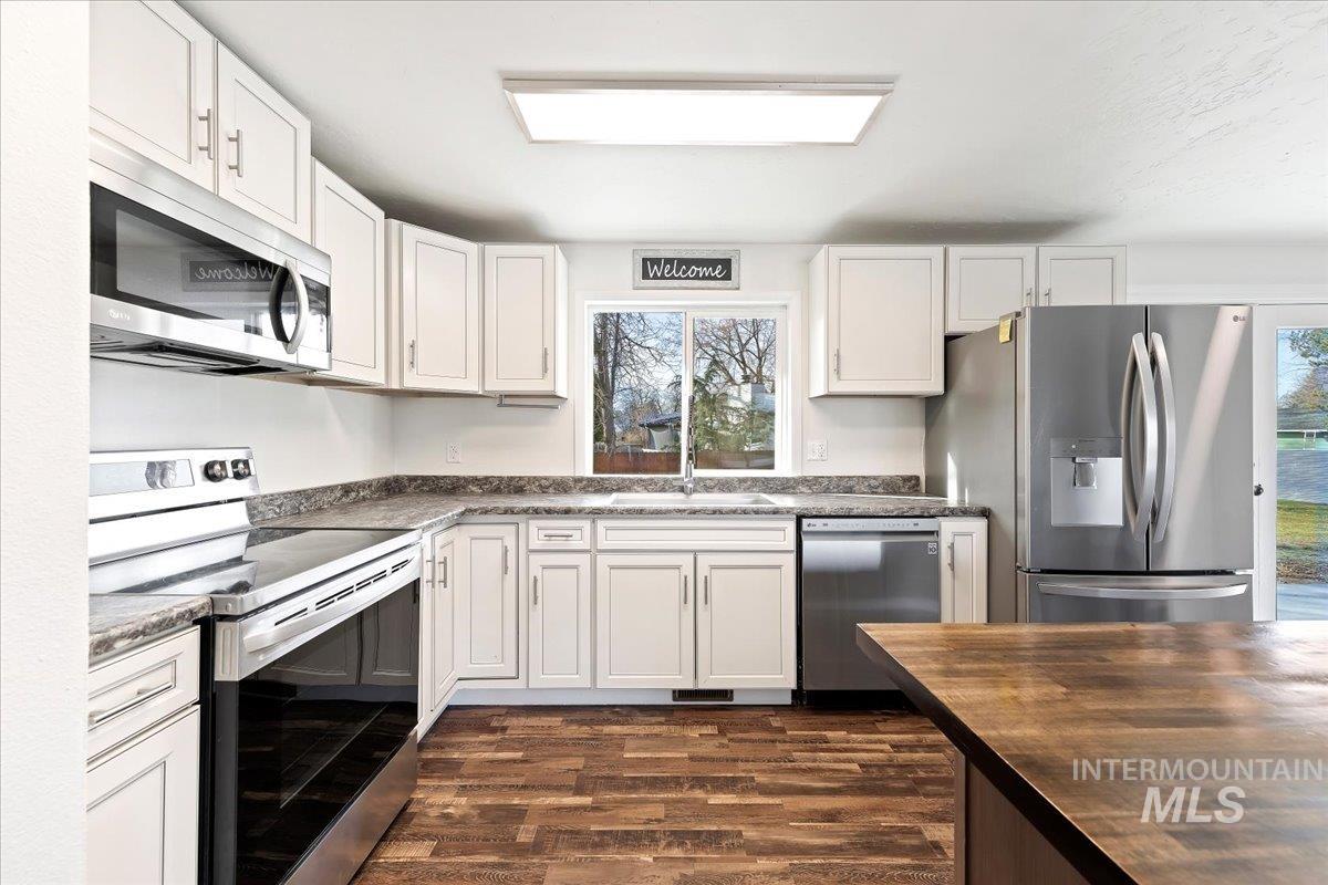 10667 W Cranberry St, Boise, Idaho 83713, 5 Bedrooms, 2 Bathrooms, Residential For Sale, Price $539,990, 98974617