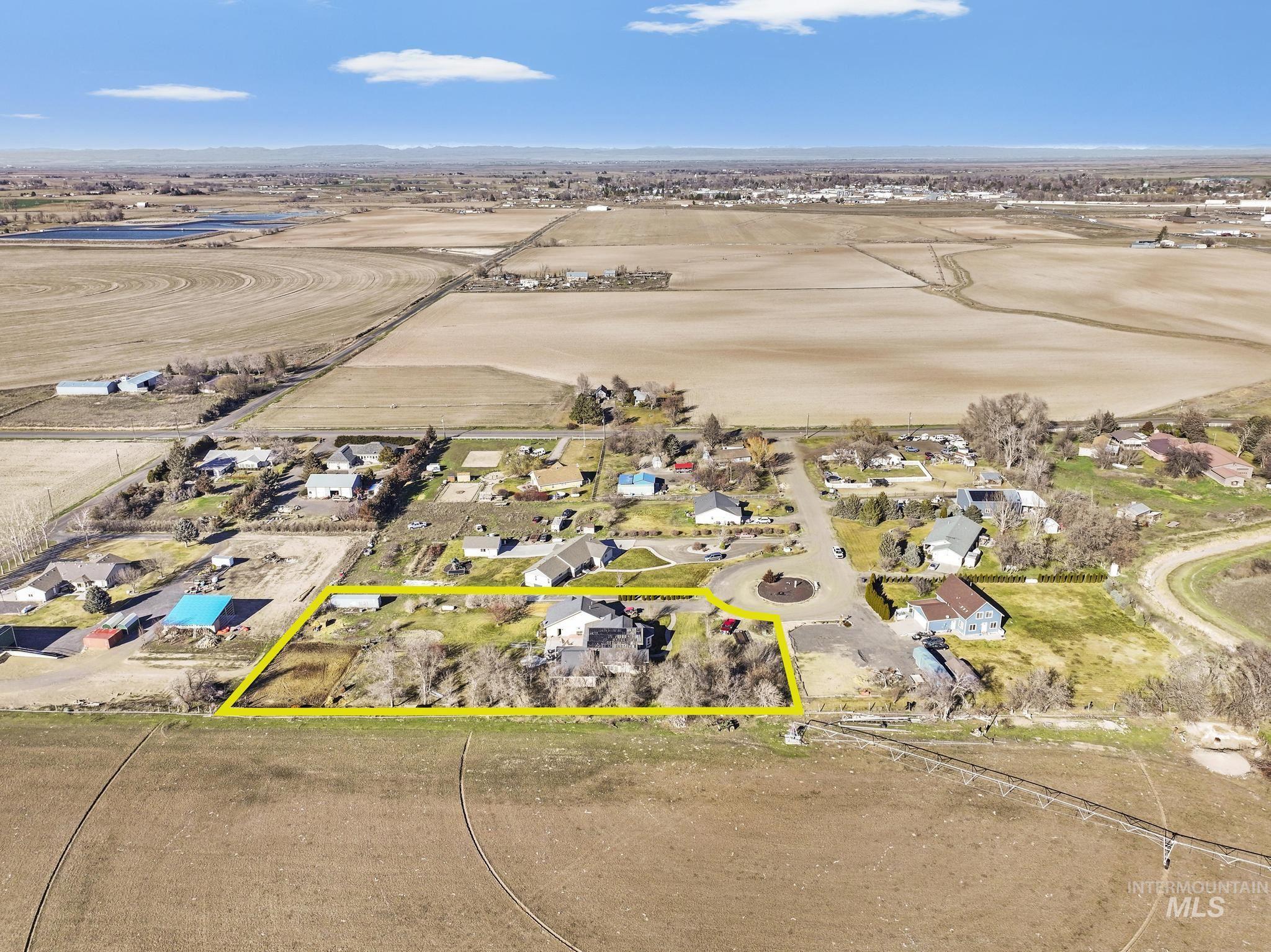 3125 Eagle Ridge Dr, Wendell, Idaho 83355, 4 Bedrooms, 2.5 Bathrooms, Residential For Sale, Price $720,000,MLS 98974618