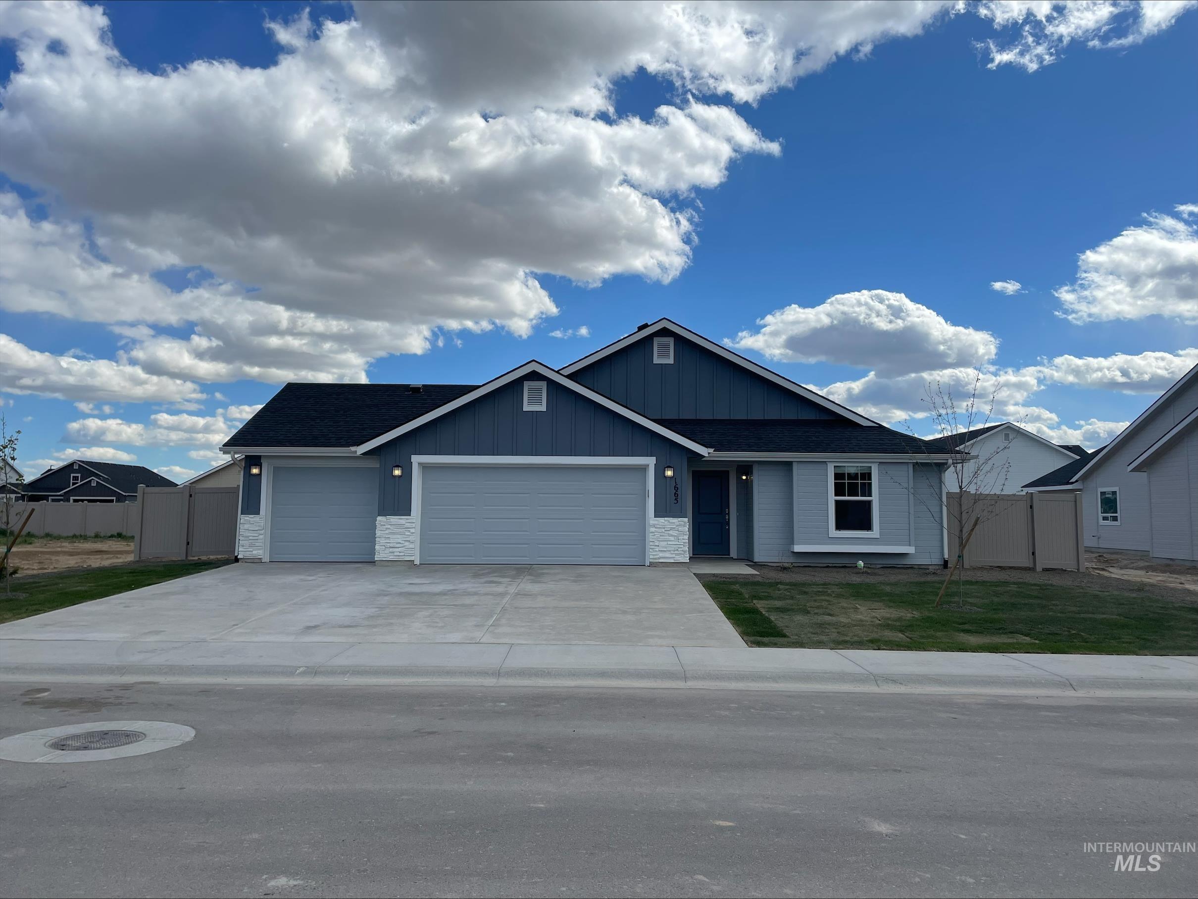 10091 Bellevue Ridge St, Nampa, Idaho 83687, 3 Bedrooms, 2 Bathrooms, Residential For Sale, Price $452,358,MLS 98974620