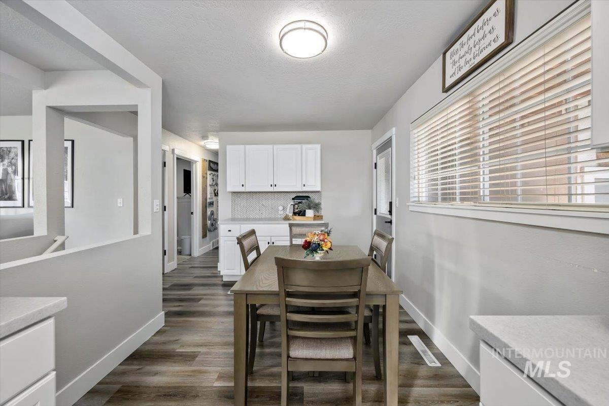 1625 4th Avenue East, Twin Falls, Idaho 83301, 4 Bedrooms, 2 Bathrooms, Residential For Sale, Price $359,000,MLS 98974622