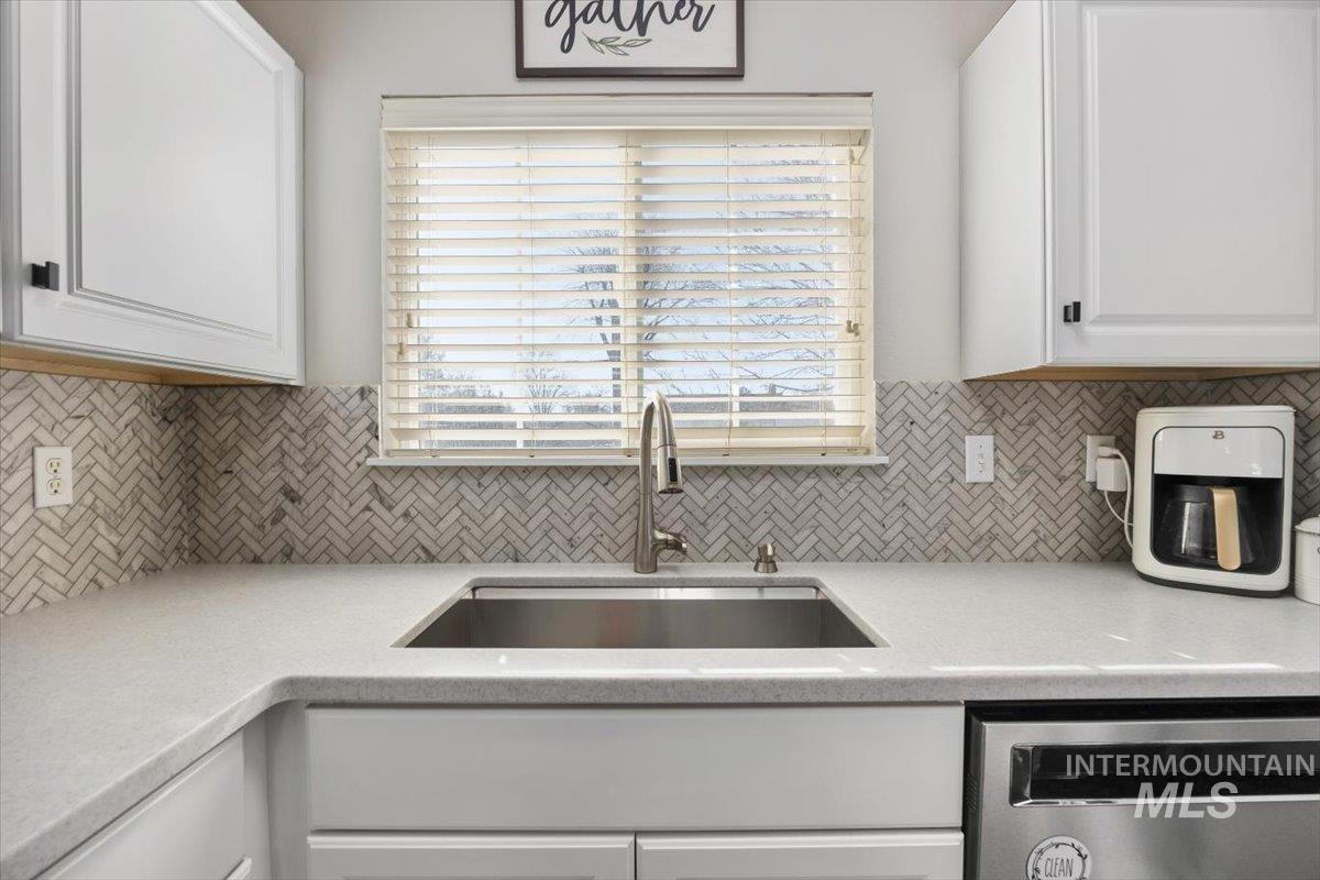 1625 4th Avenue East, Twin Falls, Idaho 83301, 4 Bedrooms, 2 Bathrooms, Residential For Sale, Price $359,000,MLS 98974622