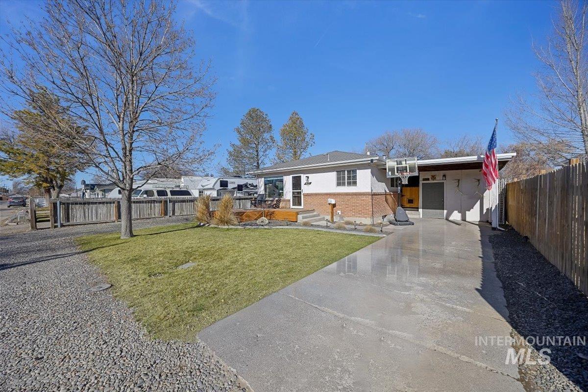 1625 4th Avenue East, Twin Falls, Idaho 83301, 4 Bedrooms, 2 Bathrooms, Residential For Sale, Price $359,000,MLS 98974622