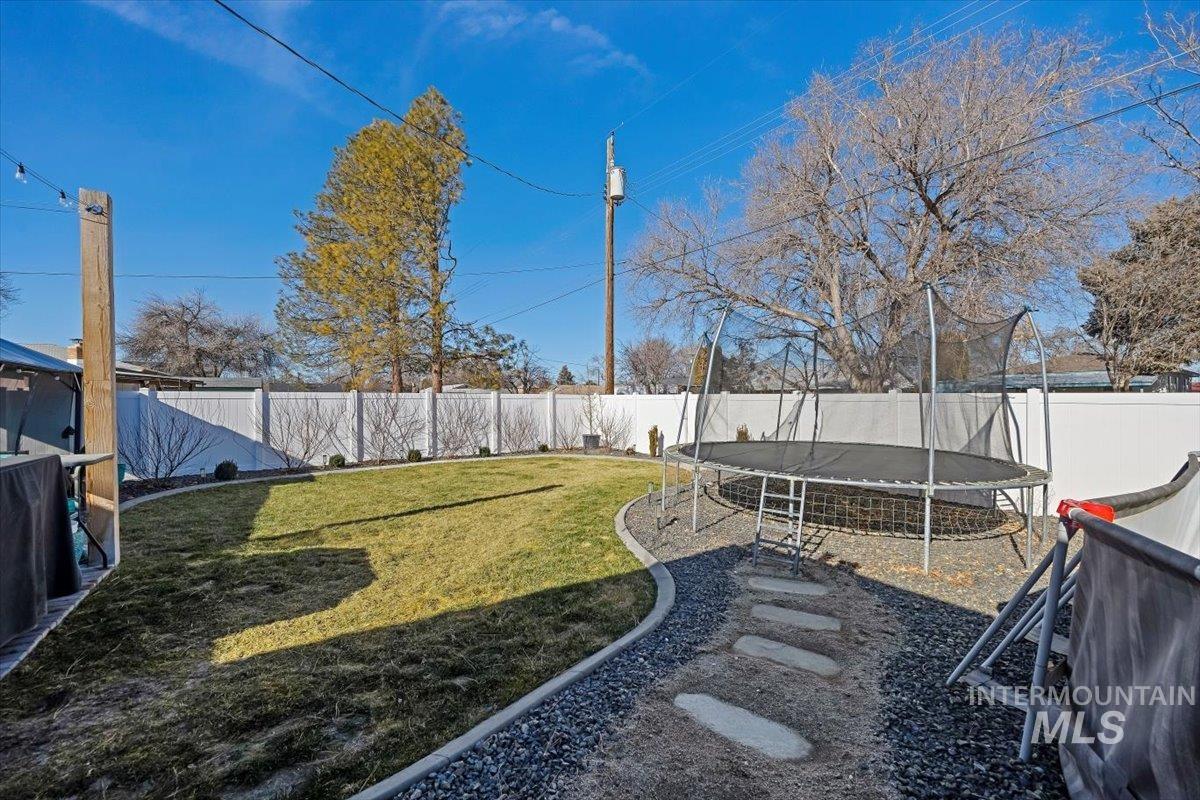 1625 4th Avenue East, Twin Falls, Idaho 83301, 4 Bedrooms, 2 Bathrooms, Residential For Sale, Price $359,000,MLS 98974622