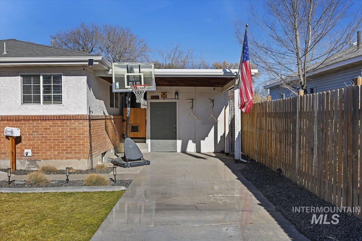 1625 4th Avenue East, Twin Falls, Idaho 83301, 4 Bedrooms, 2 Bathrooms, Residential For Sale, Price $359,000,MLS 98974622