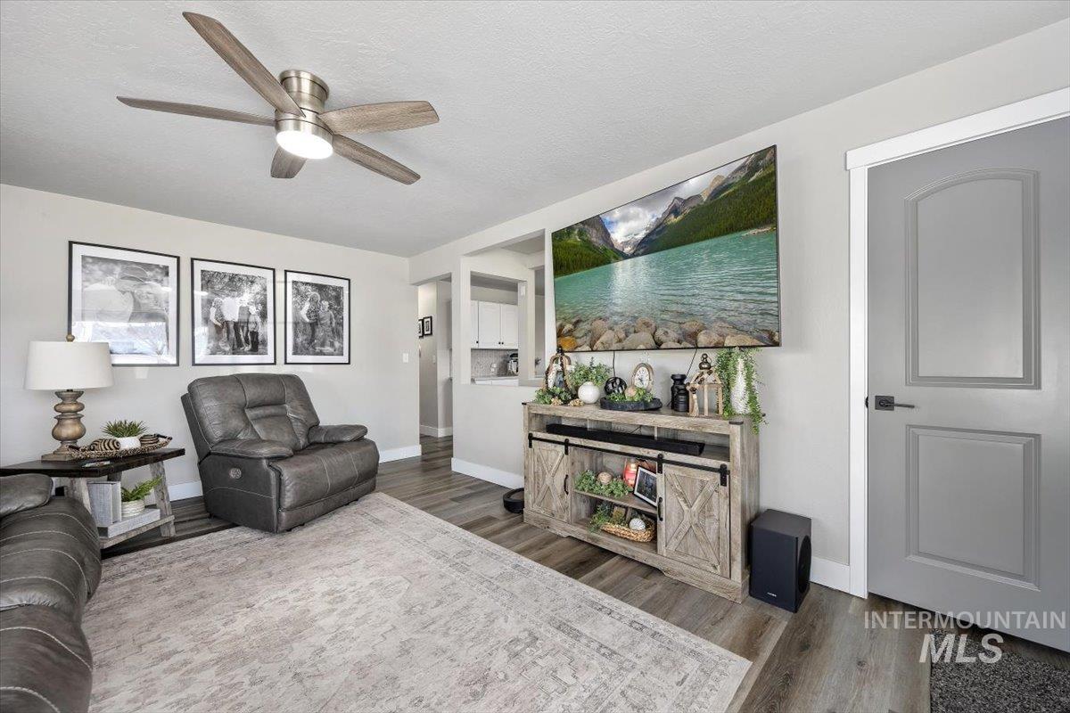 1625 4th Avenue East, Twin Falls, Idaho 83301, 4 Bedrooms, 2 Bathrooms, Residential For Sale, Price $359,000,MLS 98974622