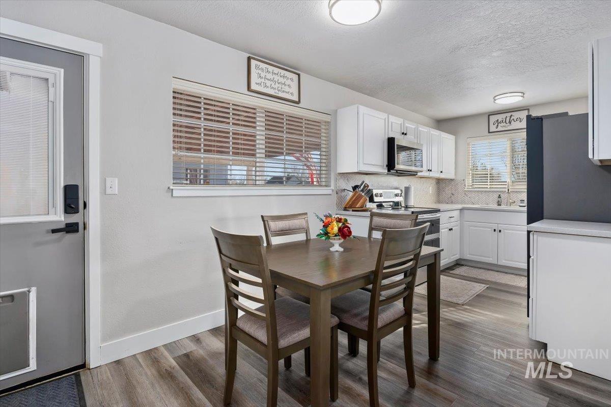 1625 4th Avenue East, Twin Falls, Idaho 83301, 4 Bedrooms, 2 Bathrooms, Residential For Sale, Price $359,000,MLS 98974622