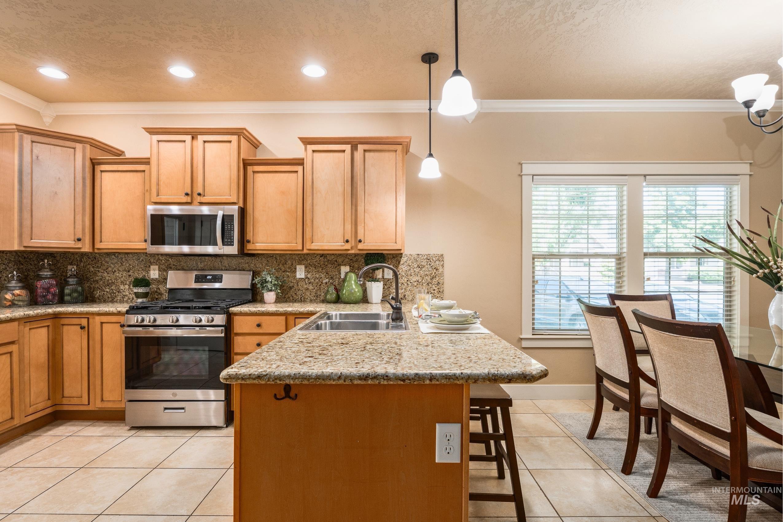 994 E Winding Creek, Eagle, Idaho 83616, 3 Bedrooms, 2.5 Bathrooms, Residential For Sale, Price $579,000, 98974624