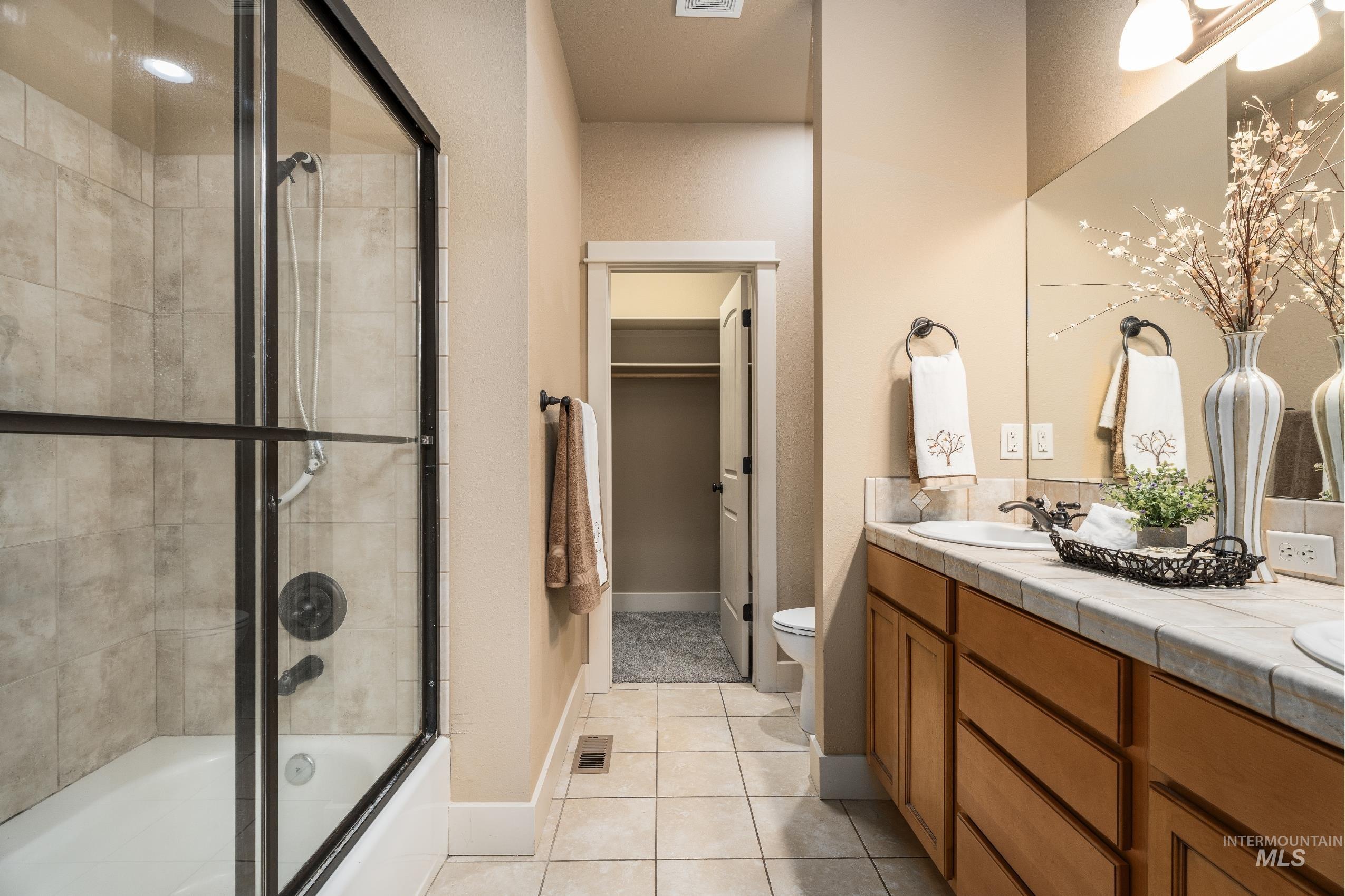 994 E Winding Creek, Eagle, Idaho 83616, 3 Bedrooms, 2.5 Bathrooms, Residential For Sale, Price $579,000, 98974624