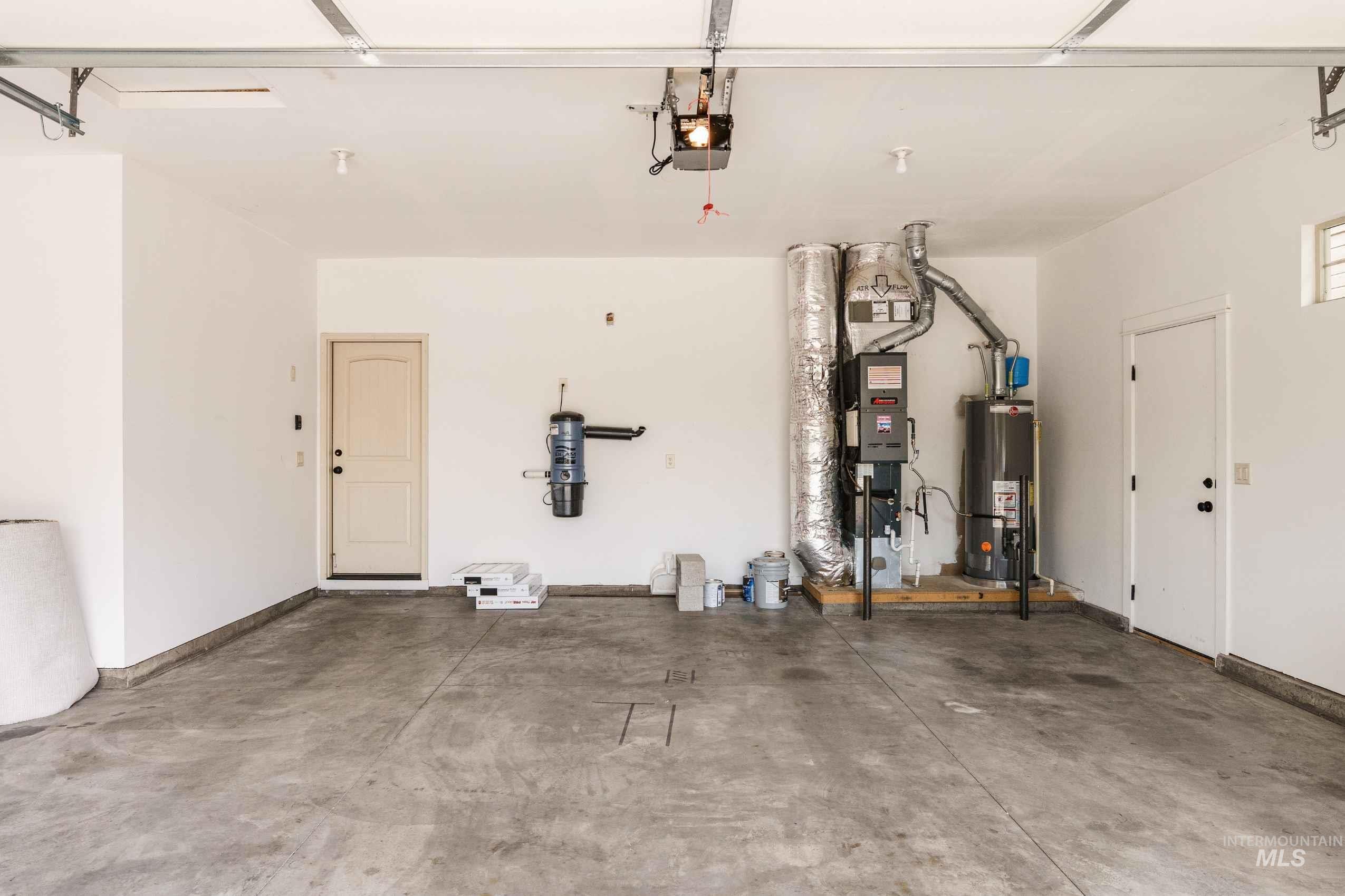 994 E Winding Creek, Eagle, Idaho 83616, 3 Bedrooms, 2.5 Bathrooms, Residential For Sale, Price $579,000, 98974624