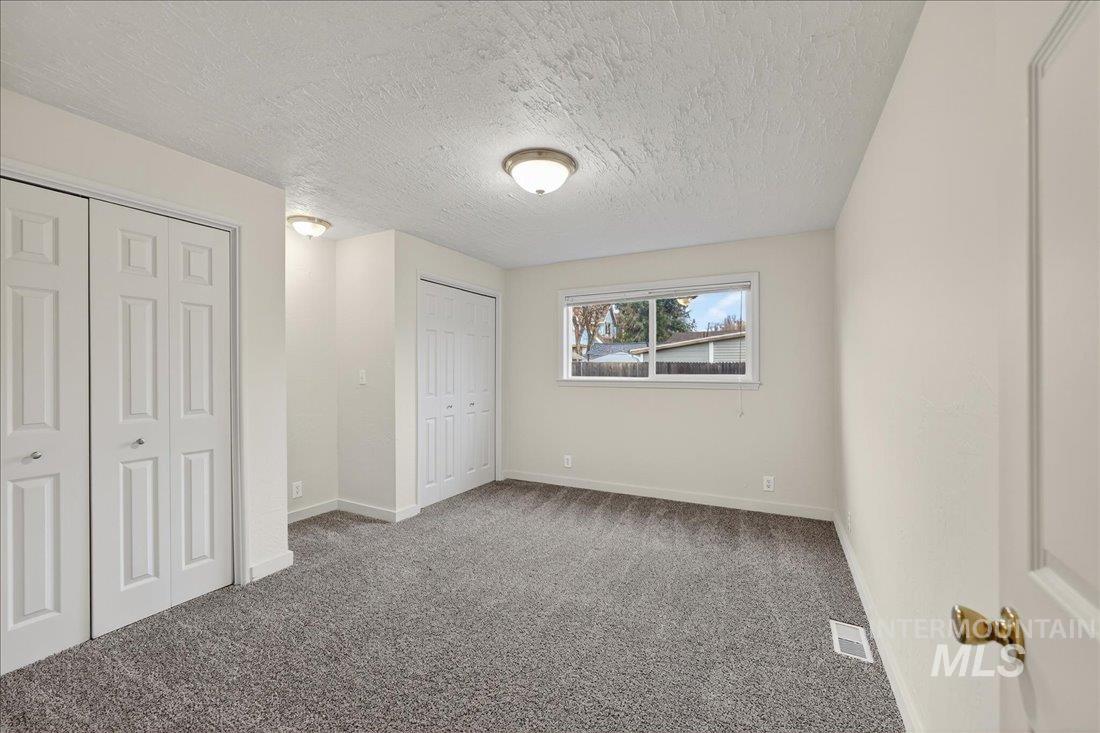 3110 W Stewart Ave, Boise, Idaho 83702, 2 Bedrooms, 1 Bathroom, Residential Income For Sale, Price $585,000,MLS 98974635