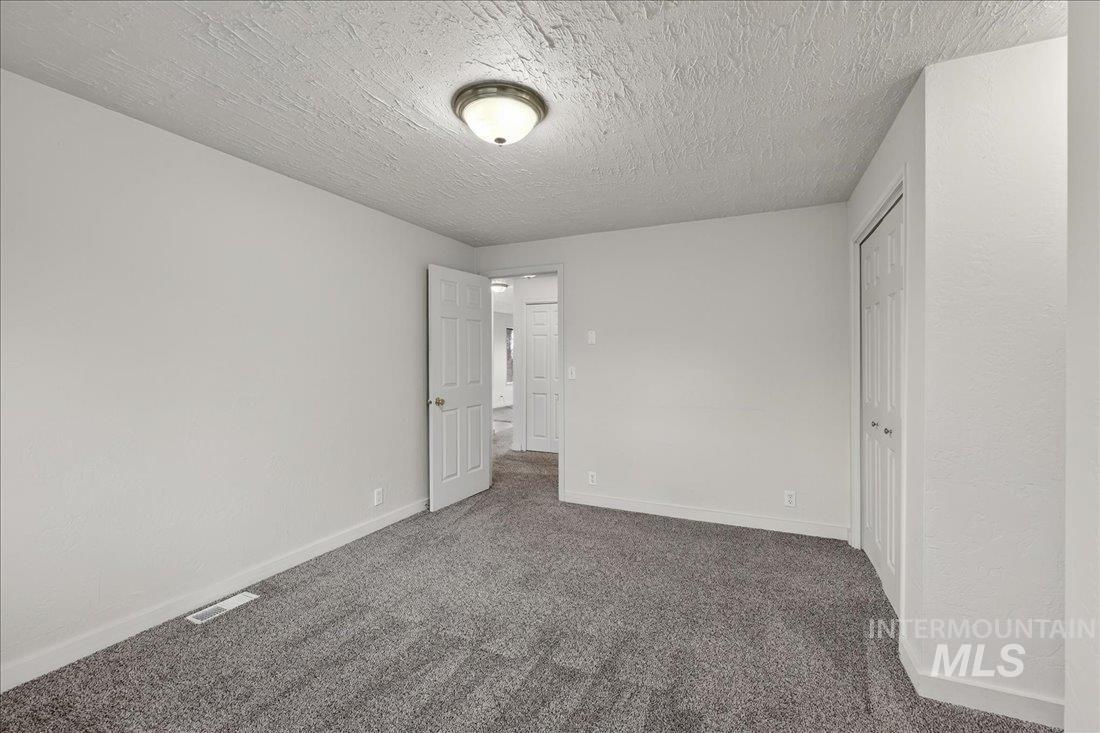 3110 W Stewart Ave, Boise, Idaho 83702, 2 Bedrooms, 1 Bathroom, Residential Income For Sale, Price $585,000,MLS 98974635