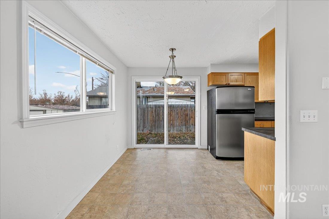 3110 W Stewart Ave, Boise, Idaho 83702, 2 Bedrooms, 1 Bathroom, Residential Income For Sale, Price $585,000,MLS 98974635