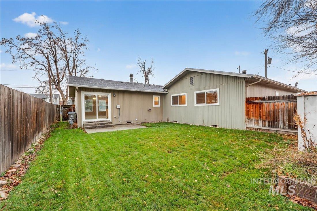 3110 W Stewart Ave, Boise, Idaho 83702, 2 Bedrooms, 1 Bathroom, Residential Income For Sale, Price $585,000,MLS 98974635