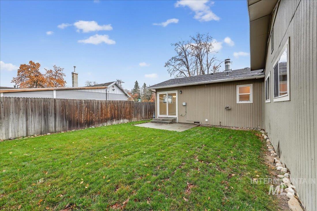 3110 W Stewart Ave, Boise, Idaho 83702, 2 Bedrooms, 1 Bathroom, Residential Income For Sale, Price $585,000,MLS 98974635