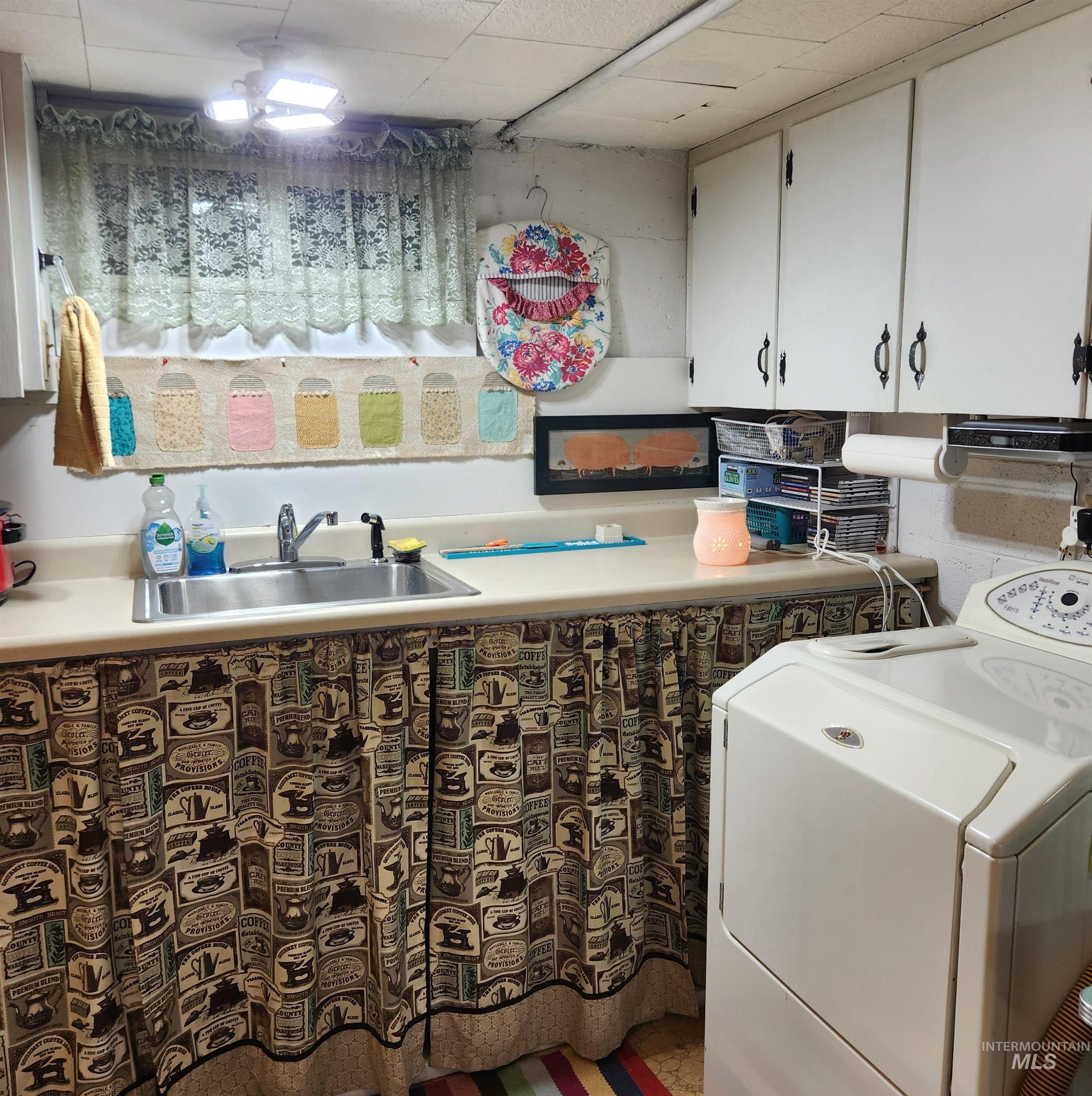 1105 Nevada St., Gooding, Idaho 83330, 4 Bedrooms, 2 Bathrooms, Residential For Sale, Price $305,000,MLS 98974637