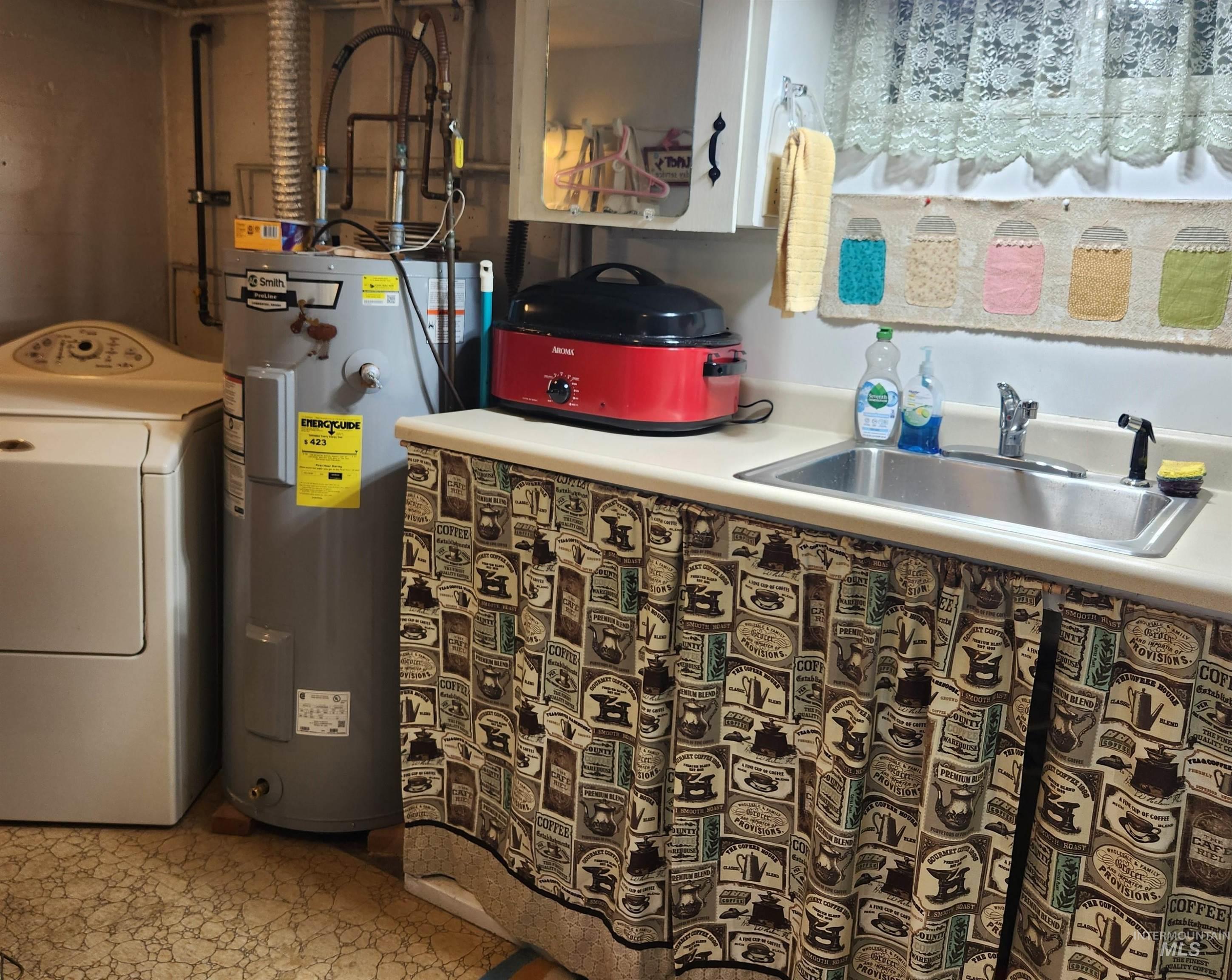 1105 Nevada St., Gooding, Idaho 83330, 4 Bedrooms, 2 Bathrooms, Residential For Sale, Price $305,000,MLS 98974637