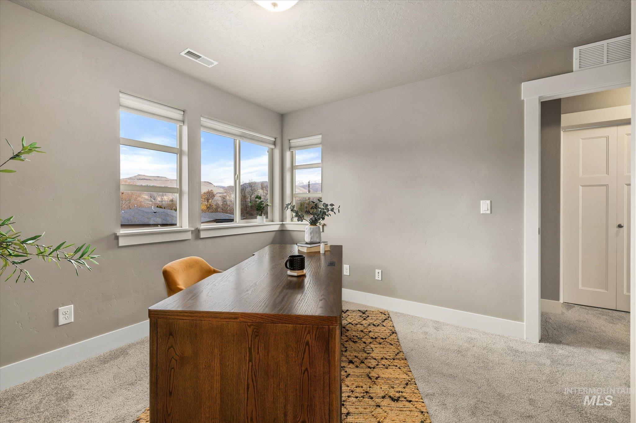 2737 E Humboldt Lane, Boise, Idaho 83706, 3 Bedrooms, 2.5 Bathrooms, Residential For Sale, Price $559,000,MLS 98974638