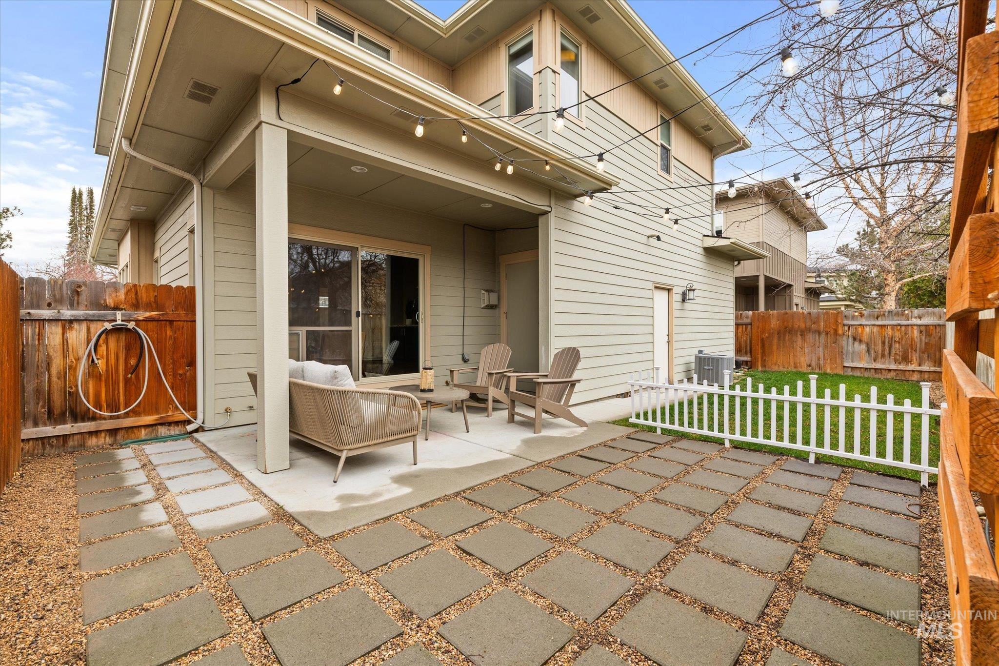 2737 E Humboldt Lane, Boise, Idaho 83706, 3 Bedrooms, 2.5 Bathrooms, Residential For Sale, Price $559,000,MLS 98974638