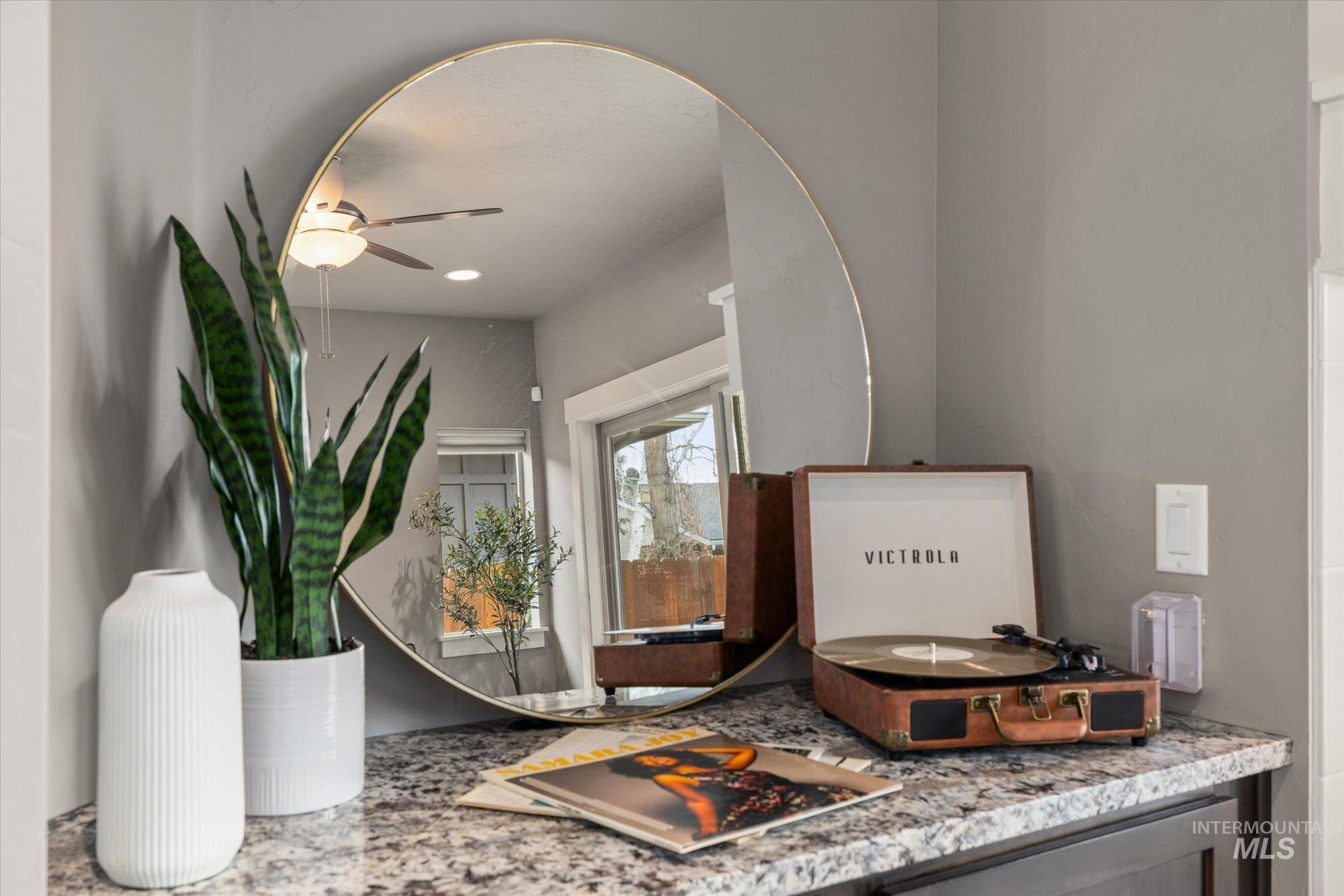 2737 E Humboldt Lane, Boise, Idaho 83706, 3 Bedrooms, 2.5 Bathrooms, Residential For Sale, Price $559,000,MLS 98974638